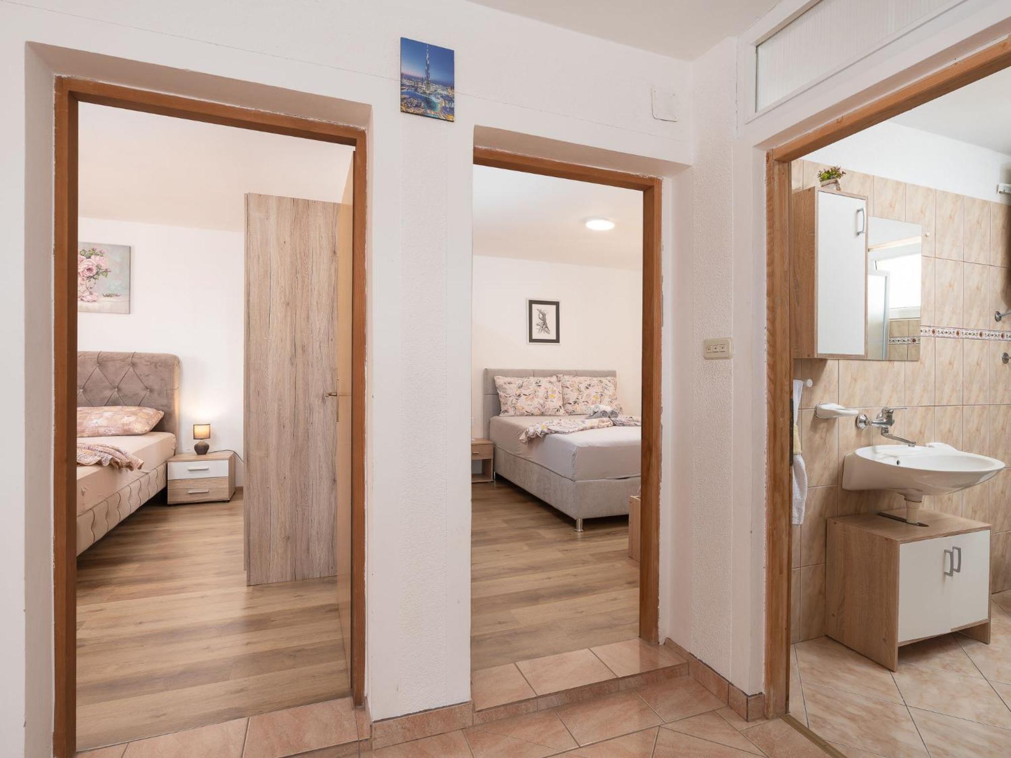Apartment Mia-1 By Interhome Обровац Экстерьер фото